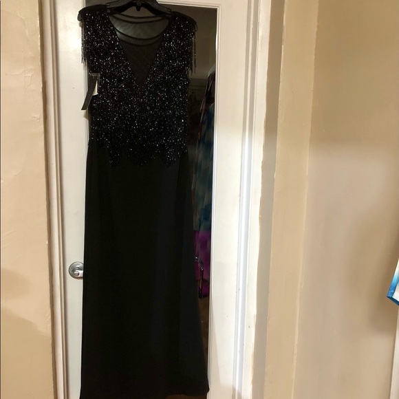 Aidan Mattox gown. - Picture 7 of 10